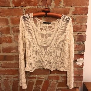 Lace/ mesh style crop top